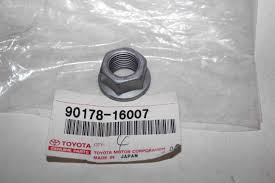 Гайка TOYOTA OE (подвески)