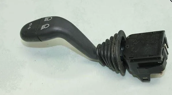 Переключатель подрулевой SKODA FELICIA лев поворотов JP