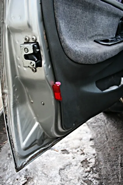 Катафот передней двери SKODA OE