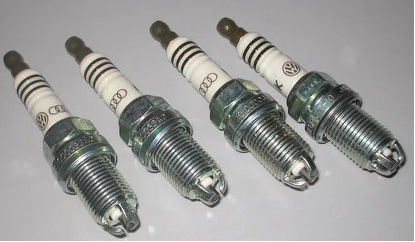 Свеча зажигания VAG OE Z121=0242229654=BKUR5ET-10