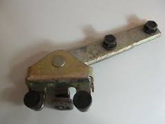 Ролик двери MB VITO W638 нижн AUTOTECHTEILE