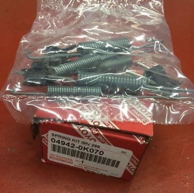 Р/к колодок TOYOTA HILUX зад OE