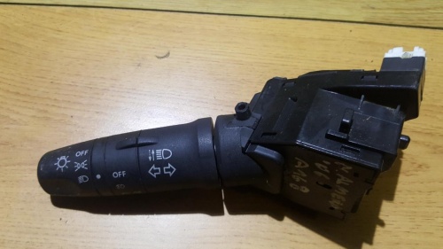 Переключатель подрулевой NISSAN P12 лев OE (света и поворотов)