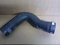 Патрубок интеркуллера MB SPRINTER CDI 06- OM646 прав OE