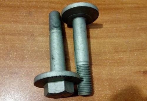 Болт KIA OE (развальный SPORTAGE/HYUNDAI IX35 10- задн)