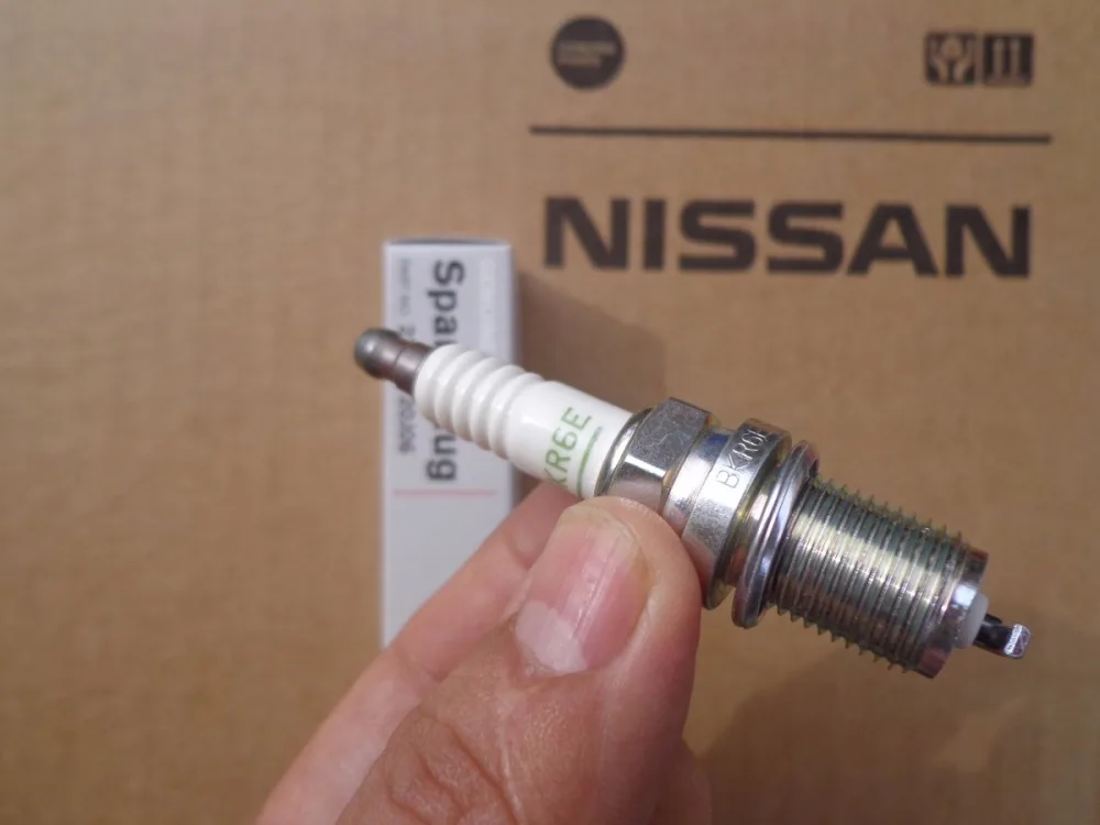 Свеча зажигания NISSAN OE (ngk/BKR6E)