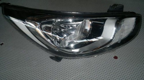 Фара HYUNDAI SOLARIS 10-14 прав TYC