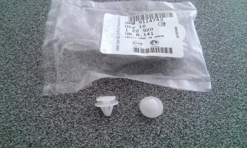 Пистон GM OE (обивок)