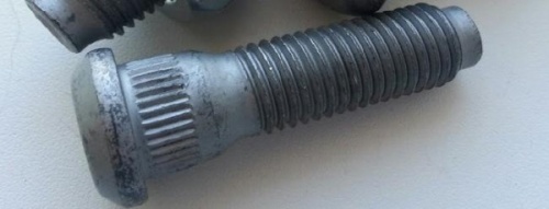 Шпилька колесная TOYOTA OE