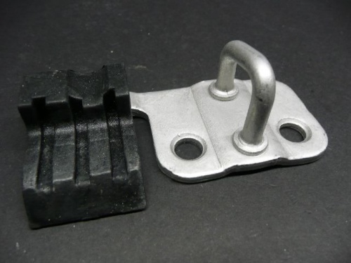 Ответная часть FORD TRANSIT 00-07-  замка двери задней нижний BSG