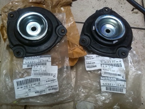 Опора стойки NISSAN JUKE лев OE