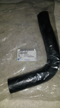 Патрубок ОЖ CHEVROLET LACETTI 1.8 радиатора верхний OE