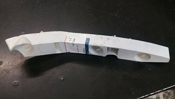 Кронштейн бампера FORD FOCUS II 05-08 пер прав у крыла SIGNEDA