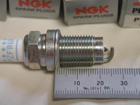 Свеча зажигания NGK VAG PZFR6R