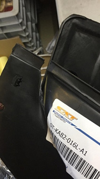 Локер KIA SPORTAGE III 10- пер прав SAT