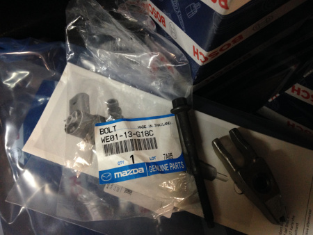 Болт топливной форсунки MAZDA OE