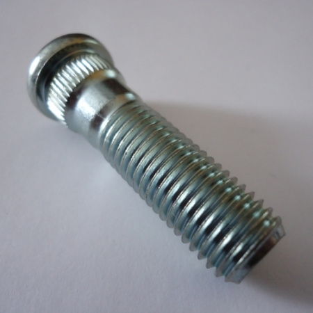 Шпилька колесная MITSUBISHI OE 0484-001