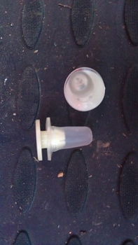 Пистон MITSUBISHI OE (фонаря)